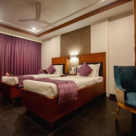 Rāipur Hotel Punjab Palace מראה חיצוני תמונה