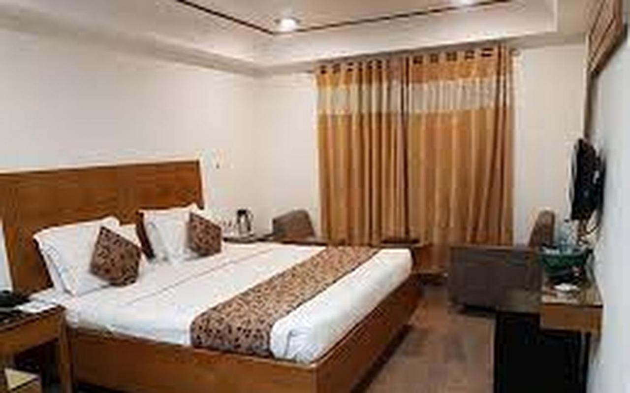 Rāipur Hotel Punjab Palace מראה חיצוני תמונה