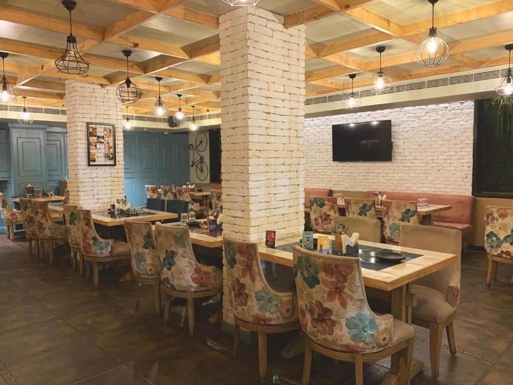 Rāipur Hotel Punjab Palace מראה חיצוני תמונה
