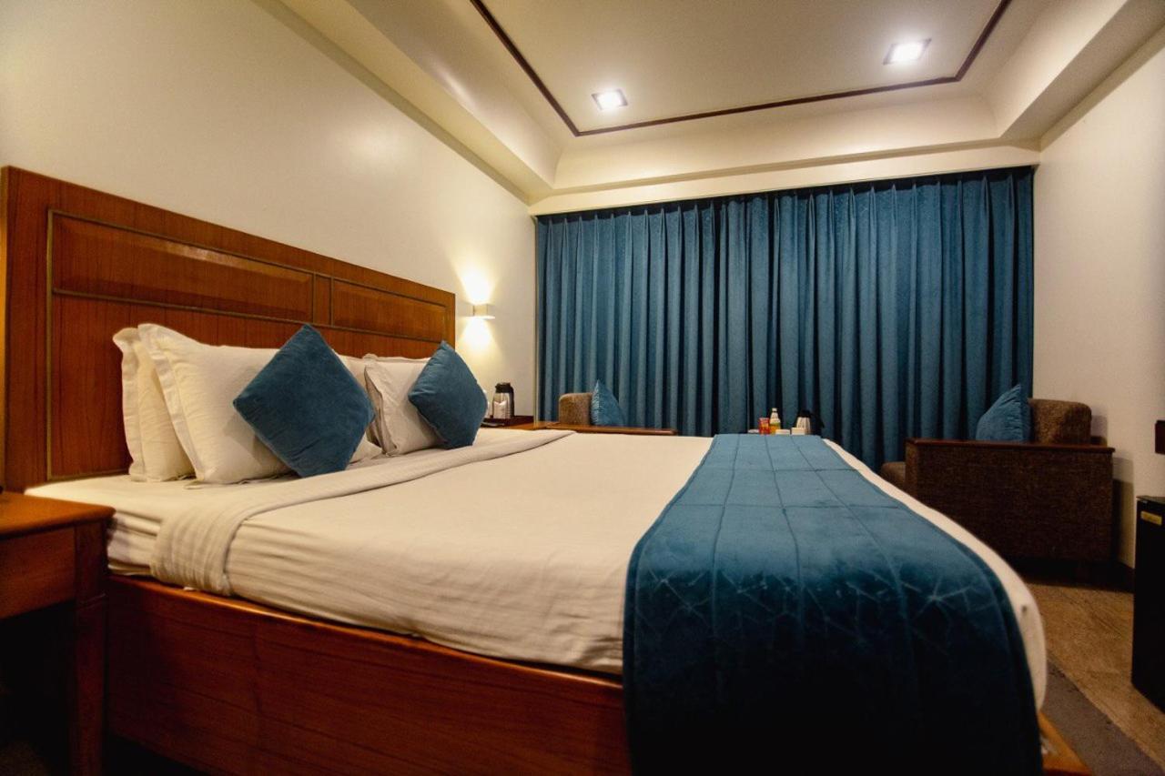 Rāipur Hotel Punjab Palace מראה חיצוני תמונה